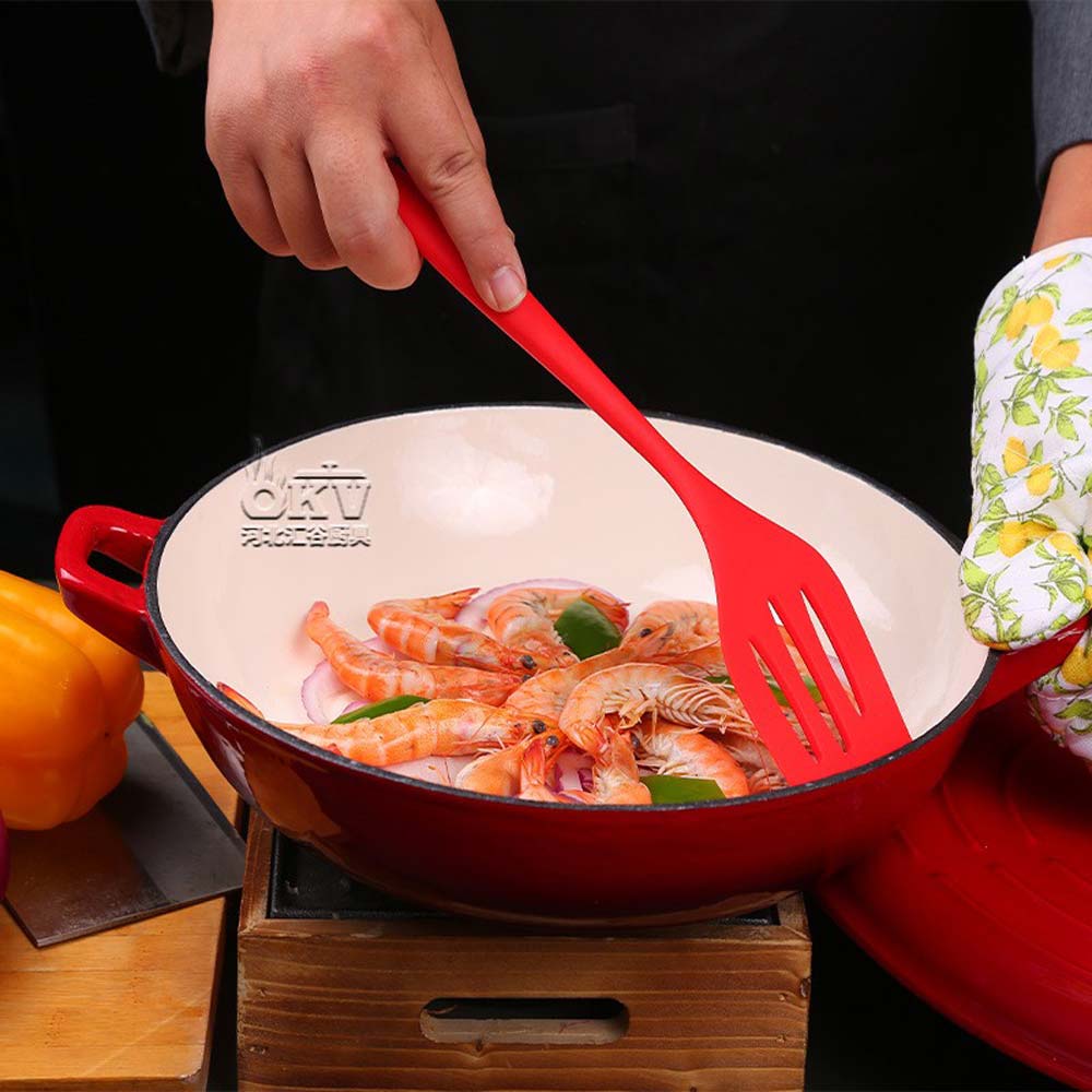 Non-stick coating - The 12.2-inch non-stick pan has three coats of non-stick coating on the inner and outer surfaces. With super non-stick properties, you can prepare your favorite dishes with minimal oil Large cooking area - With 12.2 inches of cooking surface, this red pan cooks effortlessly, even for large portion sizes, making it ideal for home cooking Healthy and non-toxic - This skillet is free of PFOA, lead and cadmium. It can lead to a healthier, more environmentally friendly cooking experience Uniform and fast heating - This red wok heats quickly and evenly due to the excellent thermal conductivity of the enamelled glaze and metal body One-piece handle - The ergonomic binaural handle allows you to enjoy a comfortable, cool grip while cooking.